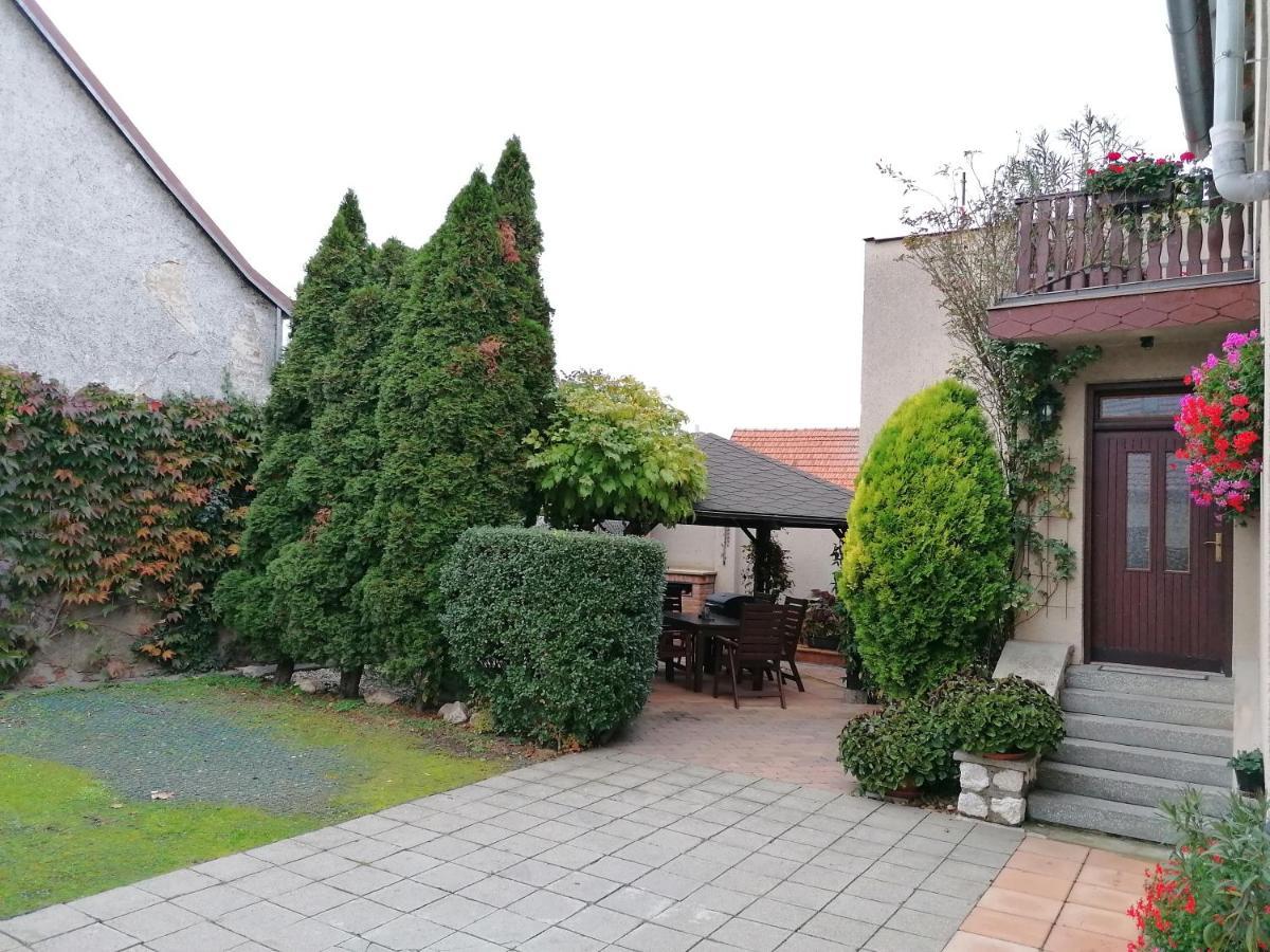 Ubytovani Na Spaciru Mikulov Exterior photo
